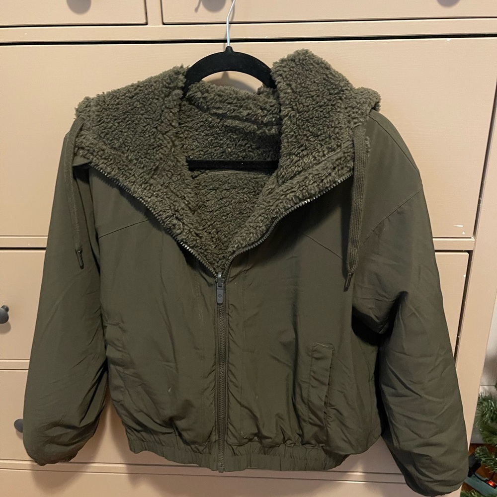 lululemon Cinchable fleece zip-up sweatshirt - olive- size 6